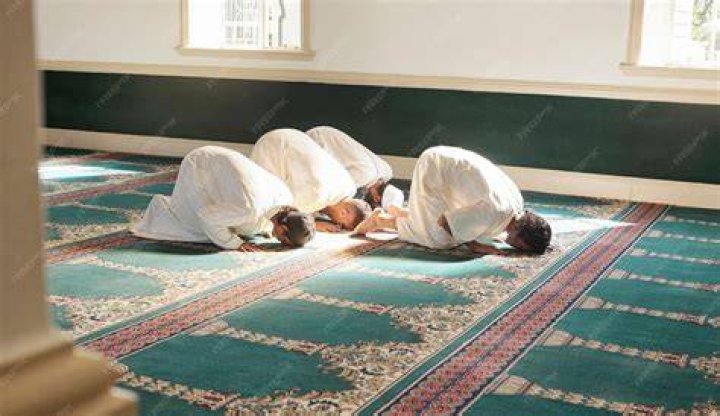 Can I pray for a girl in Islam?