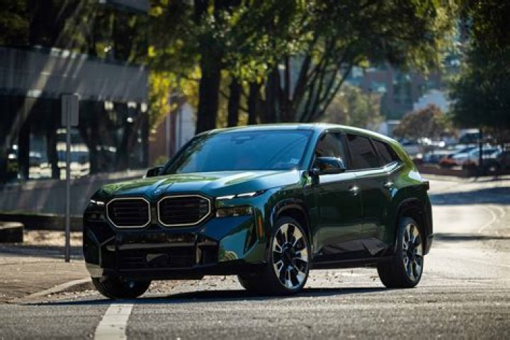 Does BMW make a V8?