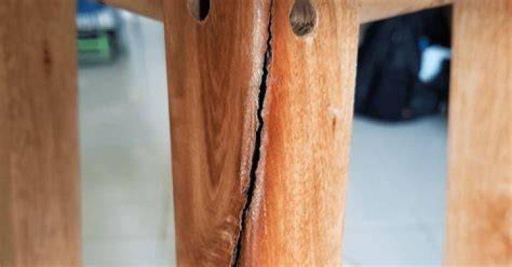 Does teak wood crack?