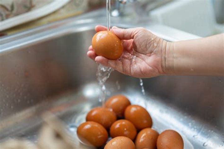 How do you quickly clean eggs?