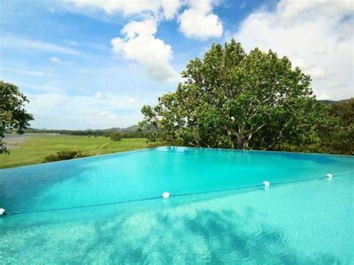 Is it OK to swim in a pool without chlorine?